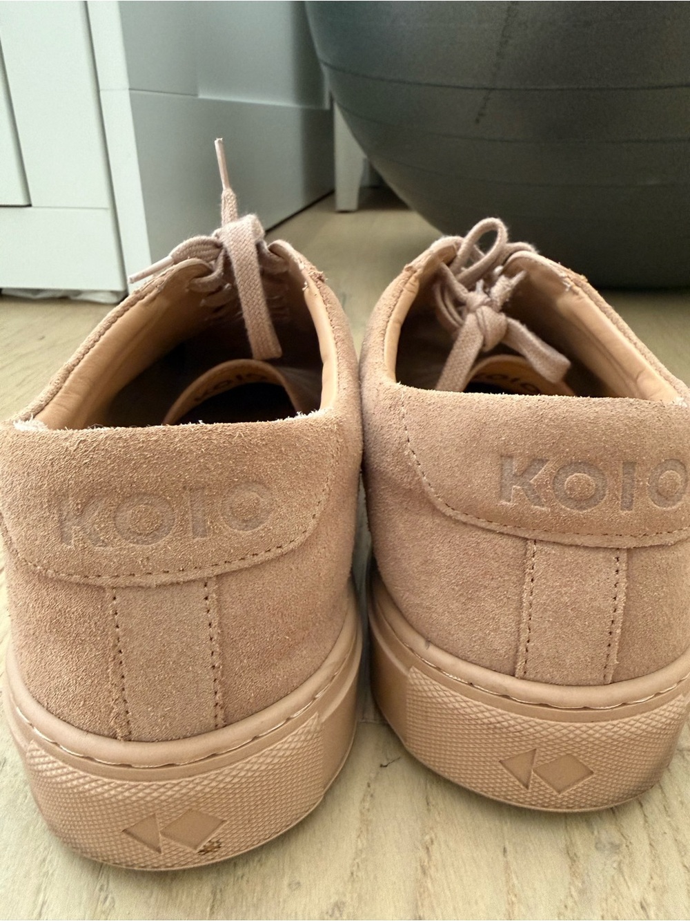 KOIO Blush Suede Low-Top Sneakers - Picture 2 of 7